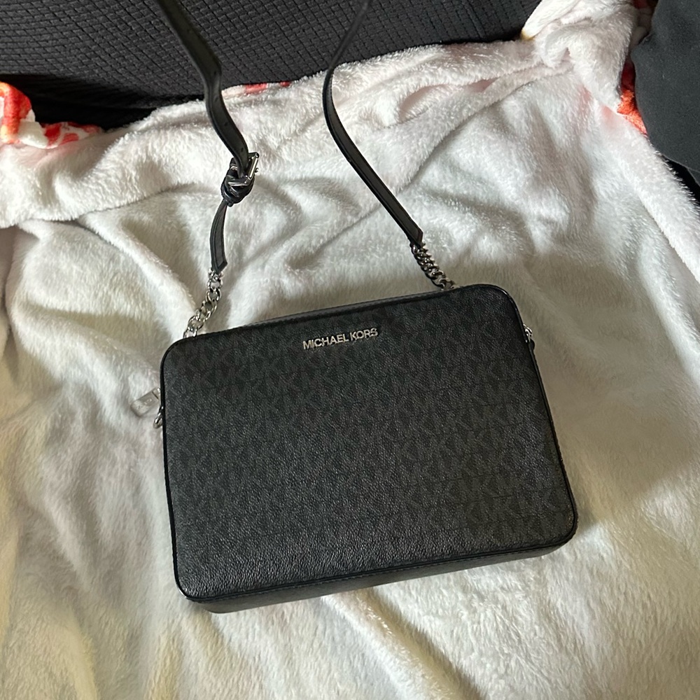 Michael Kors Large Jet Set Crossbody Bag